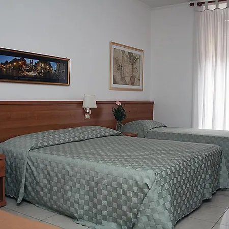 Emanuela 4*